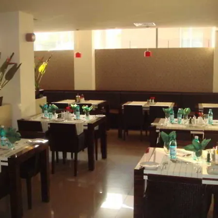 Hotel Cubix 4*